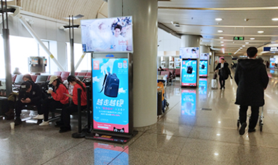 迎接您的每一趟旅程,爱华仕广告北京首都机场“刷屏”传递品质信念!